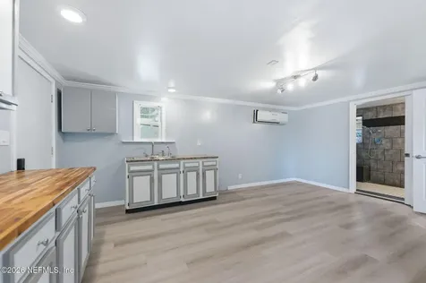 1863 Live Oak Drive Jacksonville FL 32246