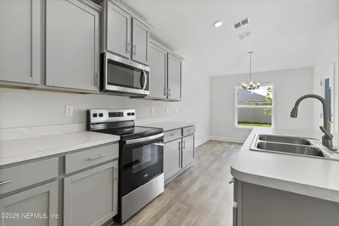 8357 Helmsley Boulevard Jacksonville FL 32219