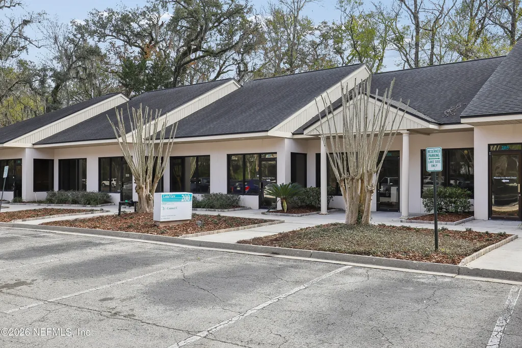 7563 Philips Highway Jacksonville FL 32256