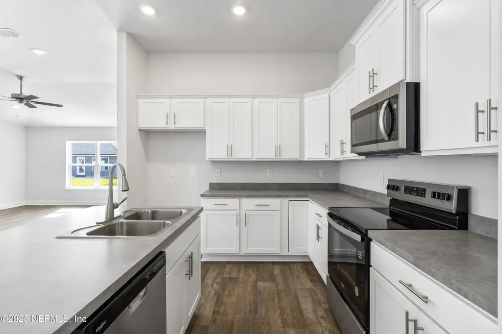 8339 Helmsley Boulevard Jacksonville FL 32219