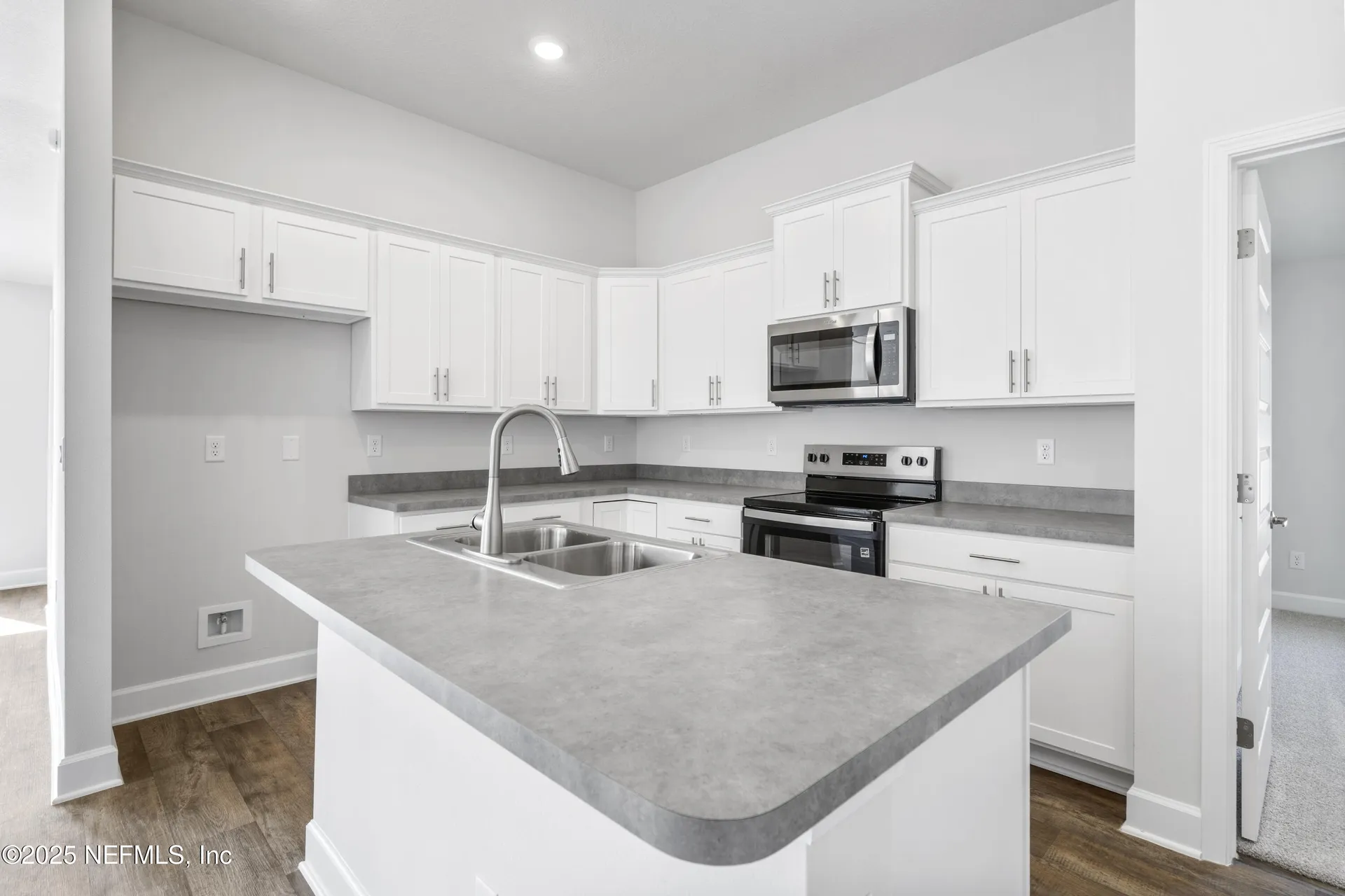 8339 Helmsley Boulevard Jacksonville FL 32219