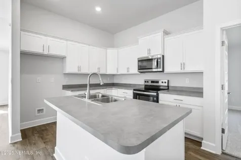 8339 Helmsley Boulevard Jacksonville FL 32219