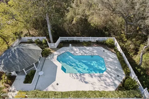 2674 Robert Oliver Avenue Fernandina Beach FL 32034