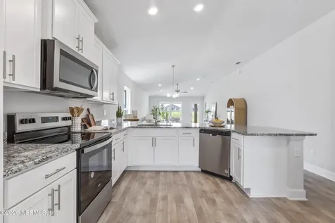 8327 Helmsley Boulevard Jacksonville FL 32219
