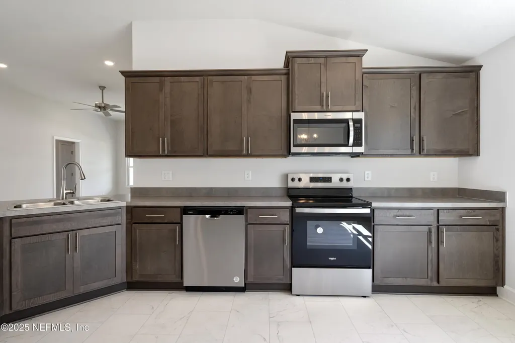 8321 Helmsley Boulevard Jacksonville FL 32219