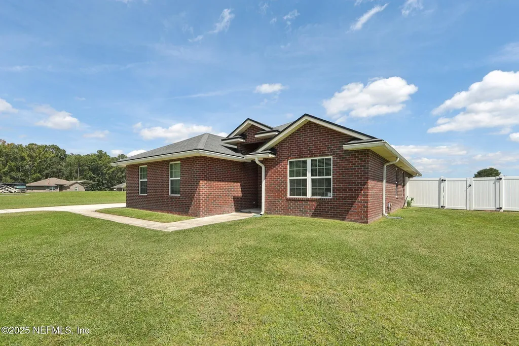 54106 Amblerwood Way Callahan FL 32011