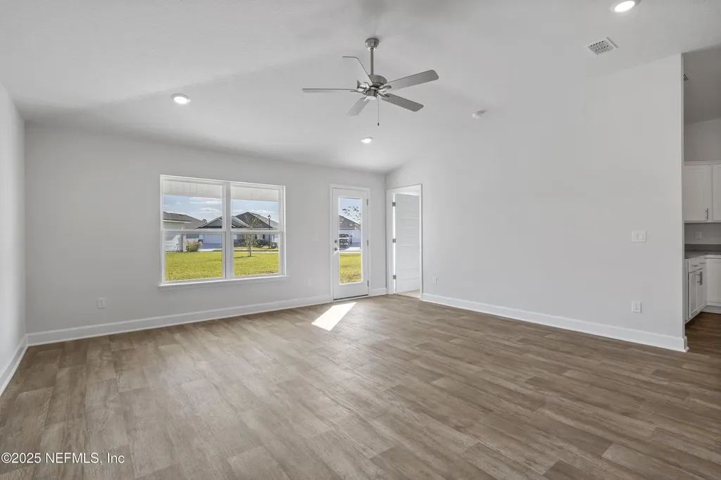 8363 Helmsley Boulevard Jacksonville FL 32219