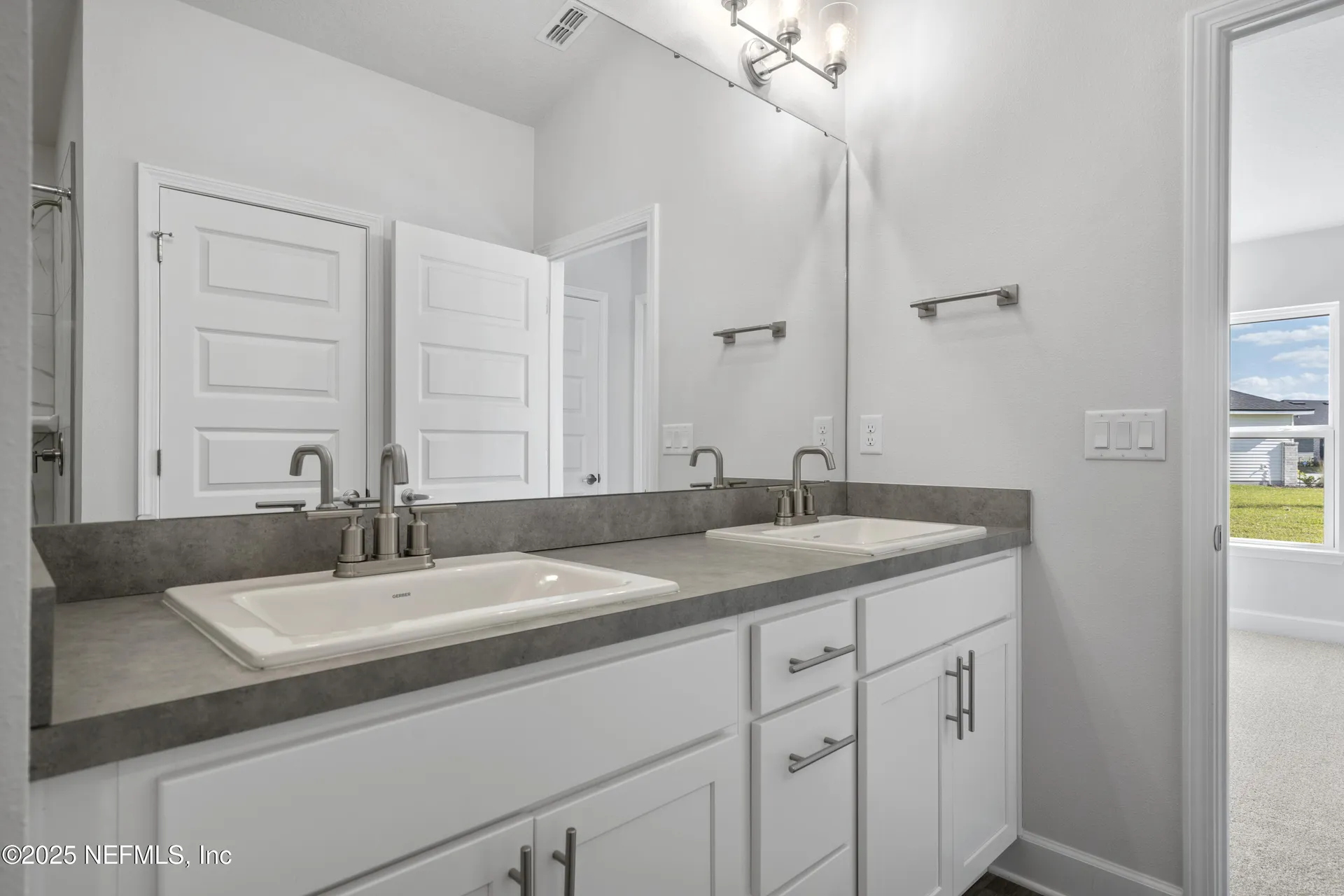 8363 Helmsley Boulevard Jacksonville FL 32219