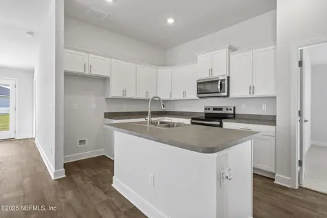 8363 Helmsley Boulevard Jacksonville FL 32219