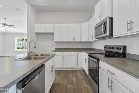 8363 Helmsley Boulevard Jacksonville FL 32219