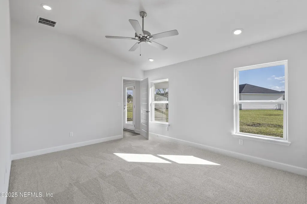 8381 Helmsley Boulevard Jacksonville FL 32219