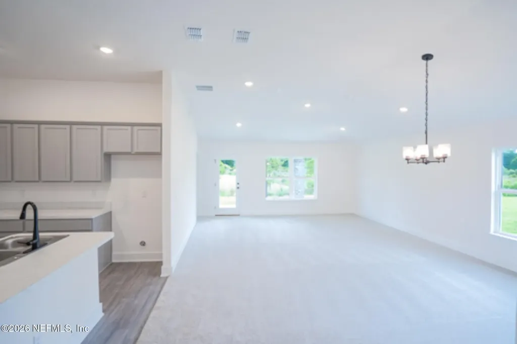 8381 Helmsley Boulevard Jacksonville FL 32219