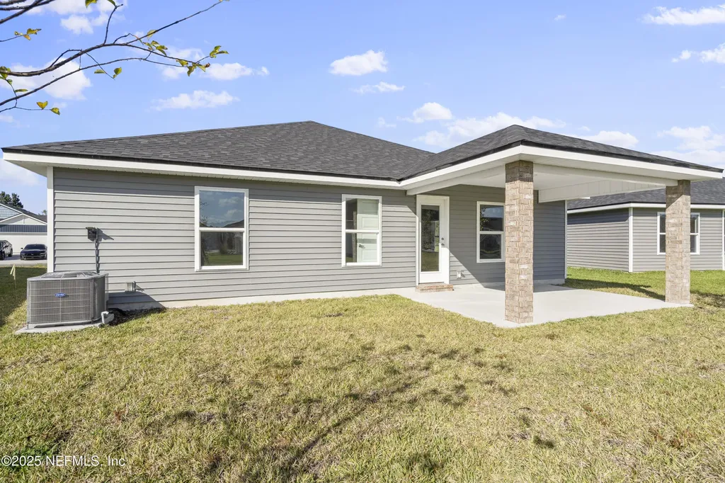 8381 Helmsley Boulevard Jacksonville FL 32219