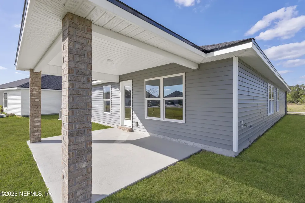 8381 Helmsley Boulevard Jacksonville FL 32219
