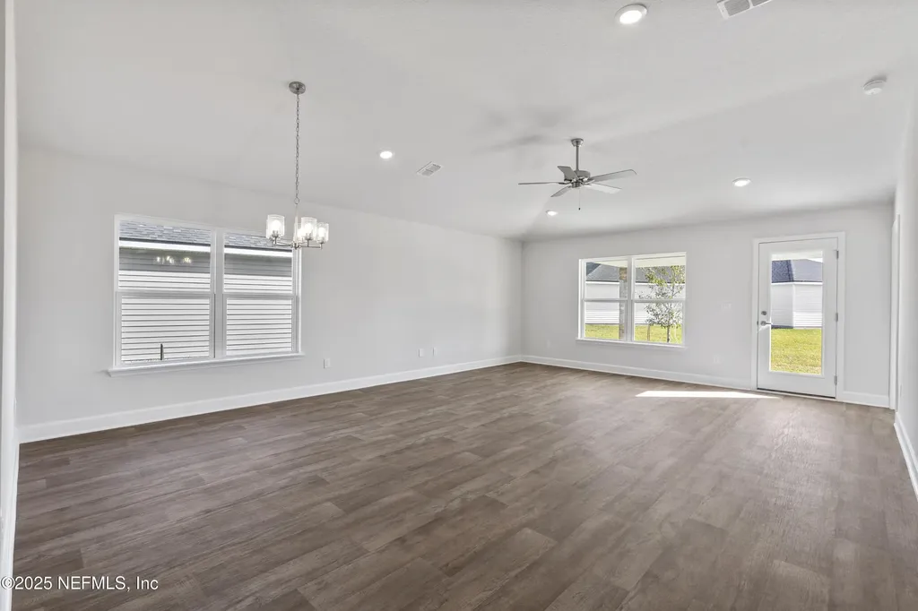 8381 Helmsley Boulevard Jacksonville FL 32219