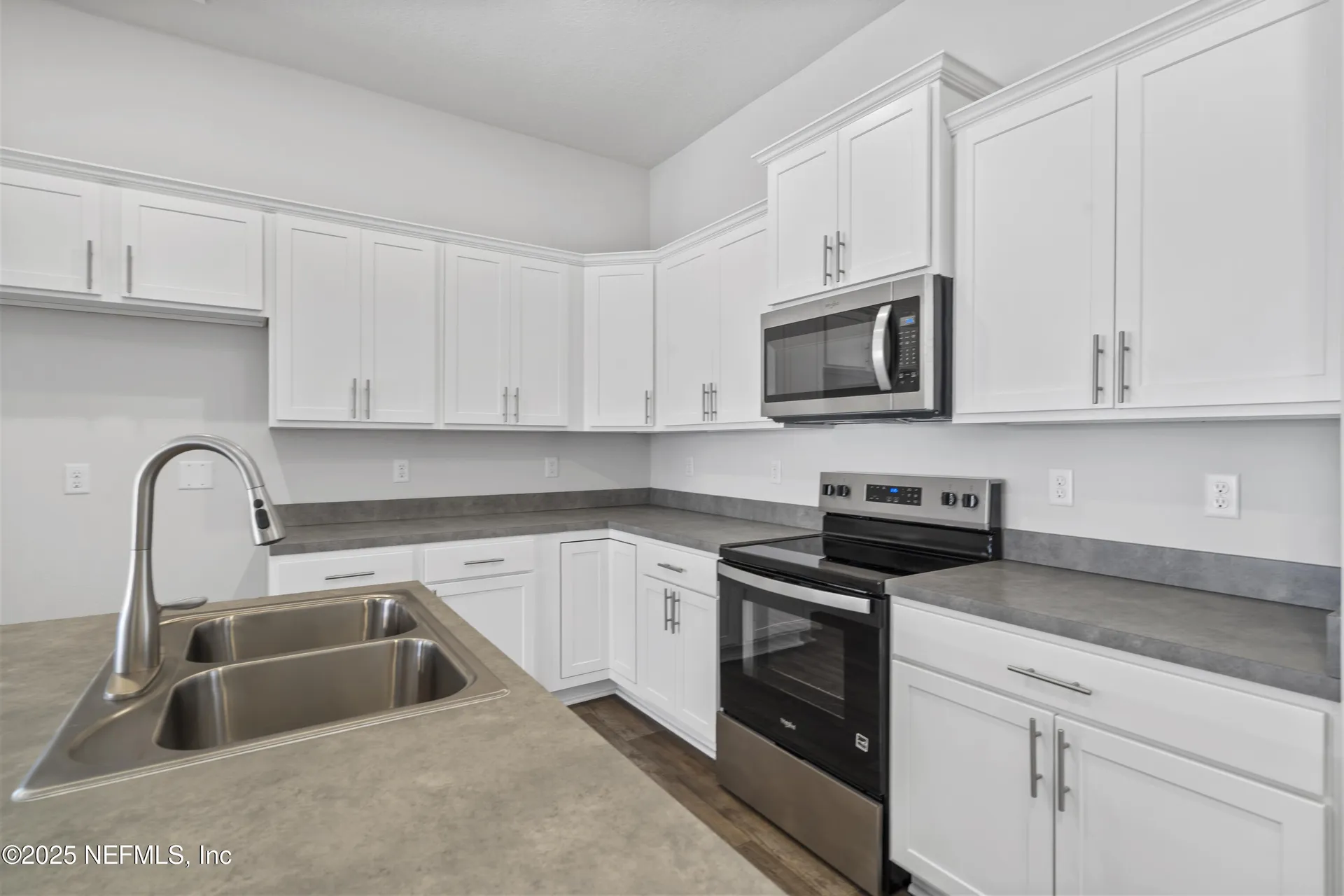 8381 Helmsley Boulevard Jacksonville FL 32219