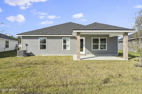 8381 Helmsley Boulevard Jacksonville FL 32219