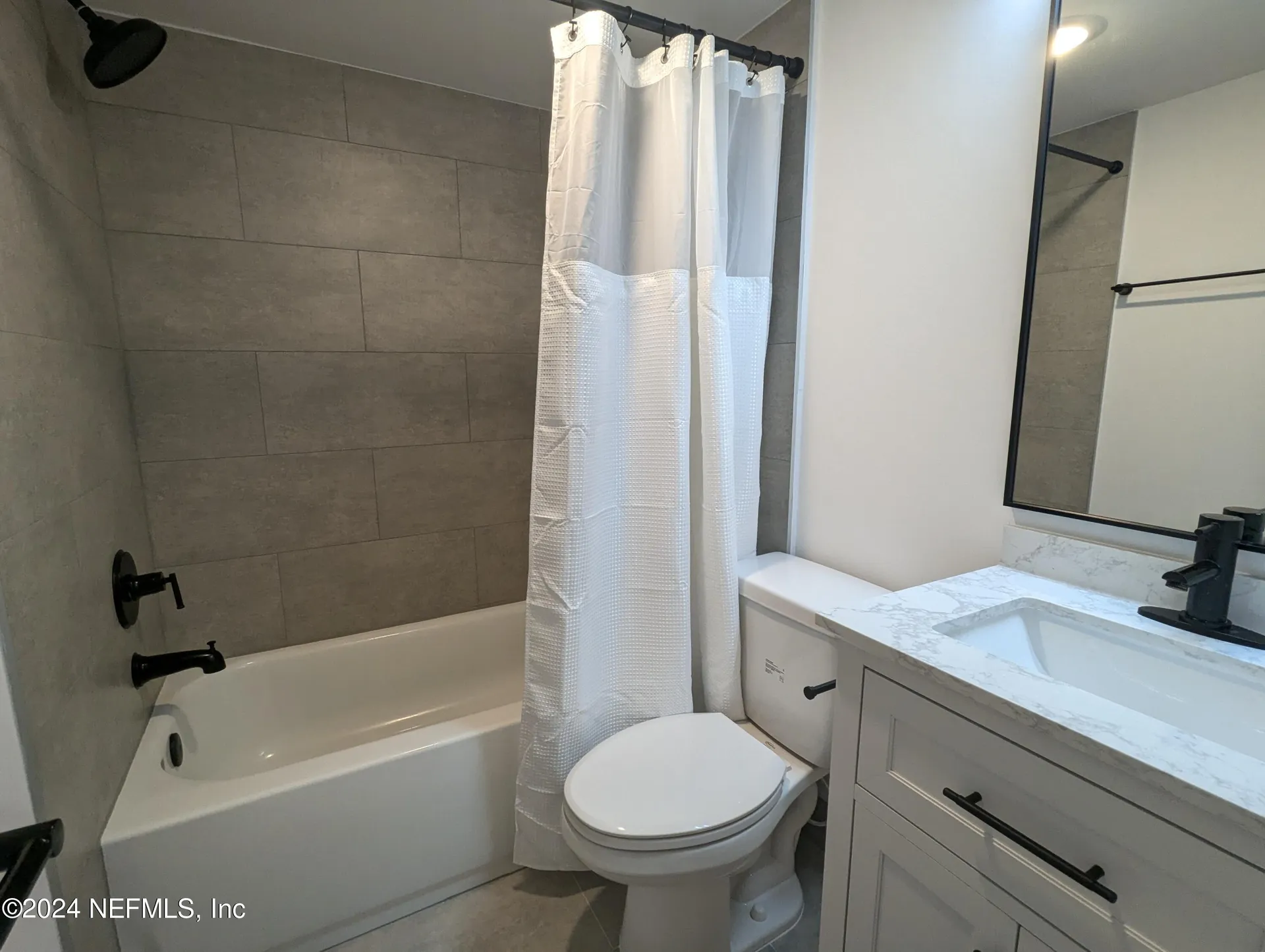 1900 Danese Court Jacksonville FL 32207