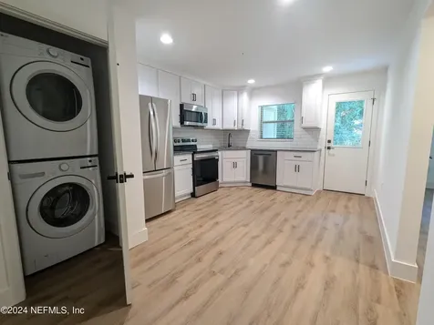 1900 Danese Court Jacksonville FL 32207