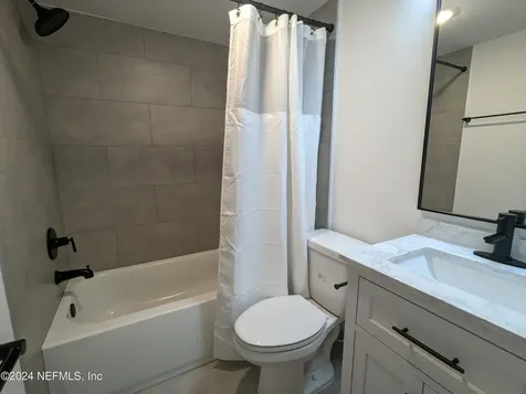 1900 Danese Court Jacksonville FL 32207