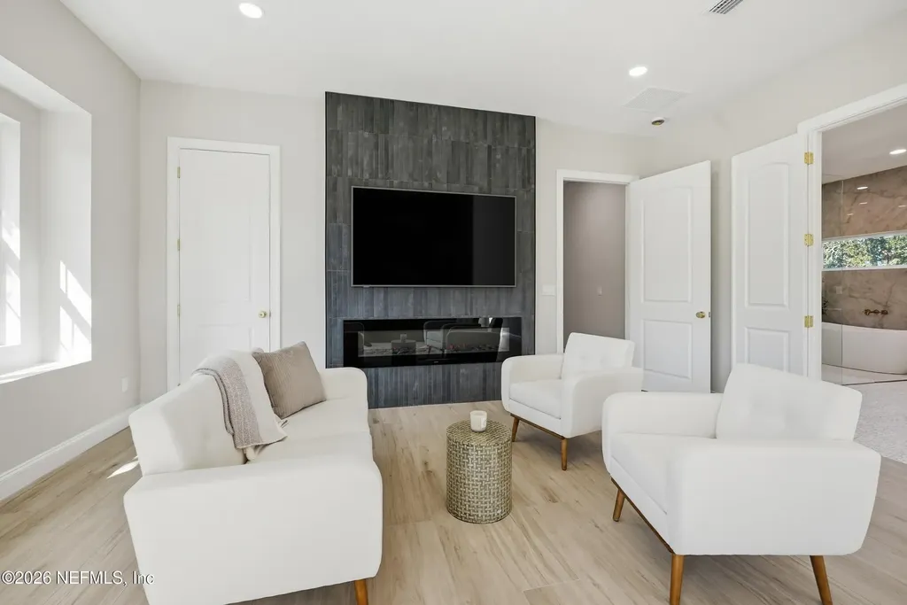 354 11th Street Atlantic Beach FL 32233