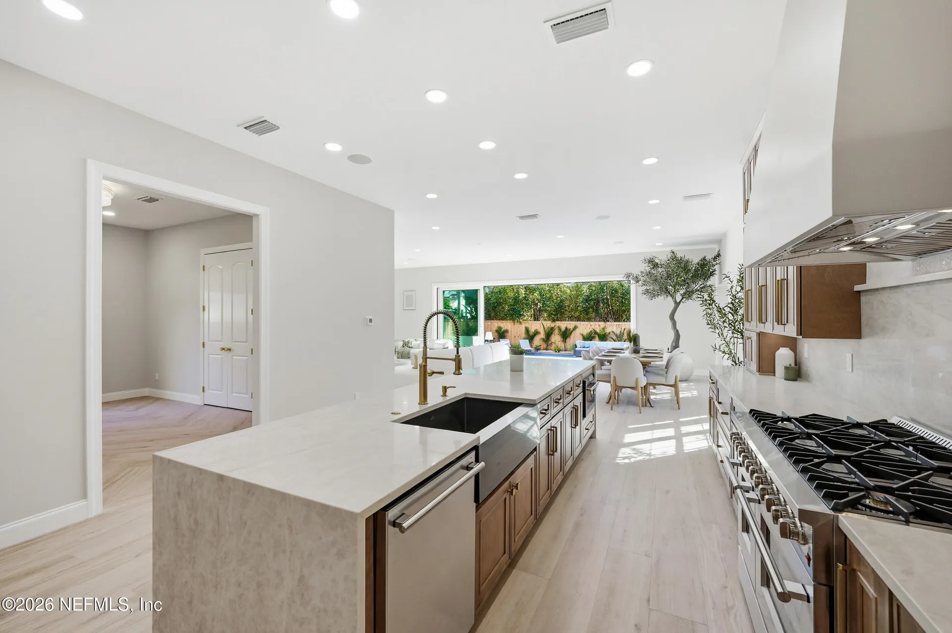 354 11th Street Atlantic Beach FL 32233