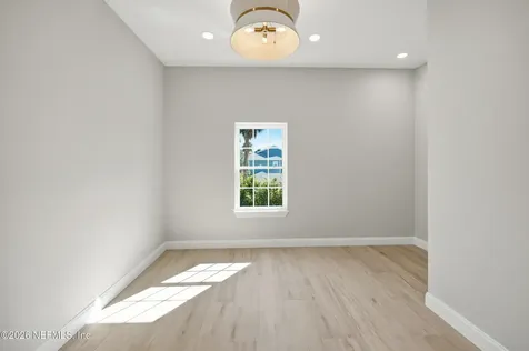 354 11th Street Atlantic Beach FL 32233