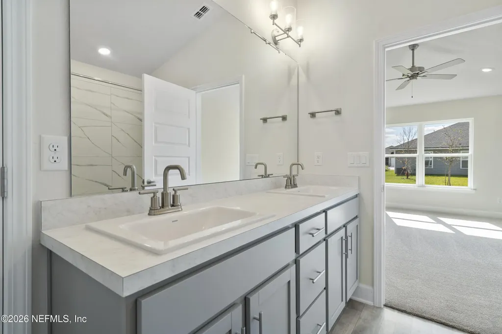 8393 Helmsley Boulevard Jacksonville FL 32219