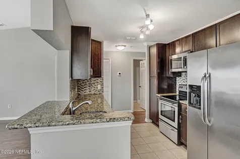 7800 Point Meadows Drive Jacksonville FL 32256