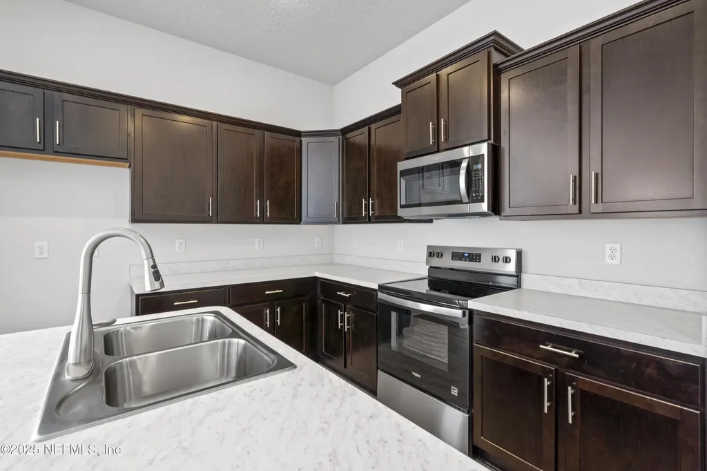 8309 Helmsley Boulevard Jacksonville FL 32219