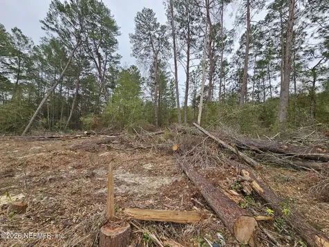 131 SE 5th Street Interlachen FL 32148
