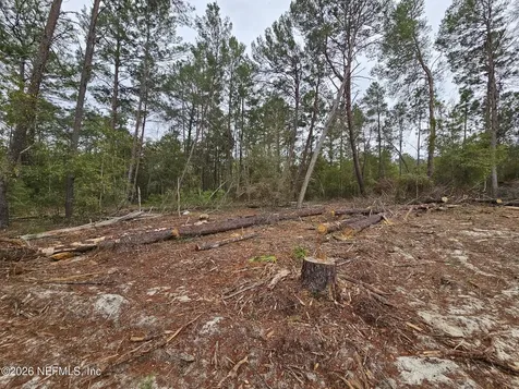 131 SE 5th Street Interlachen FL 32148