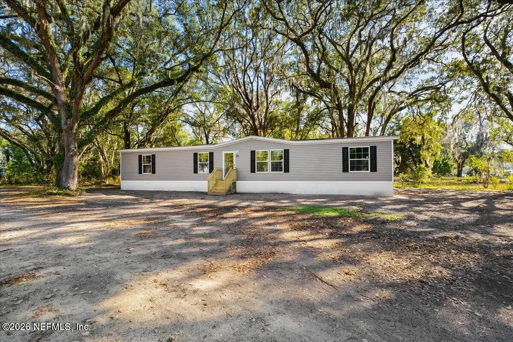3121 Bainbridge Road Palatka FL 32177