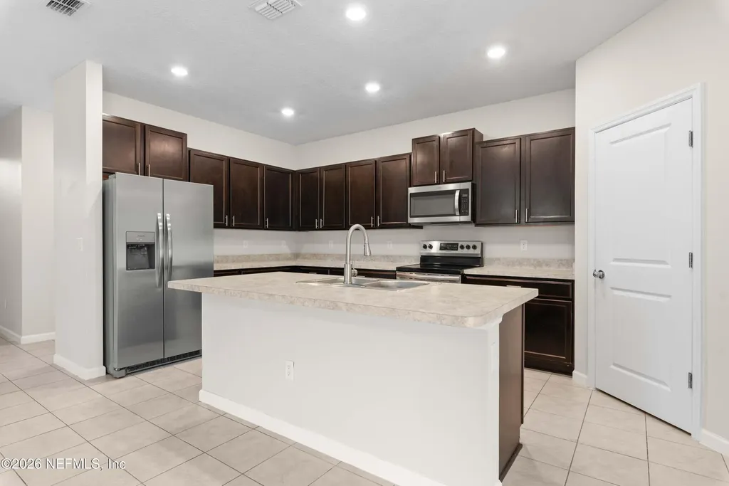 5556 Kellar Circle Jacksonville FL 32218