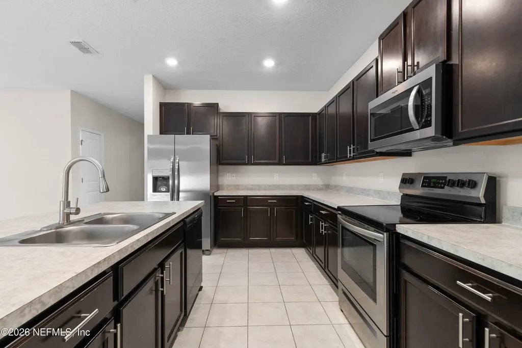 5556 Kellar Circle Jacksonville FL 32218