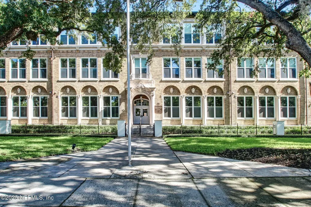 2525 College Street Jacksonville FL 32204