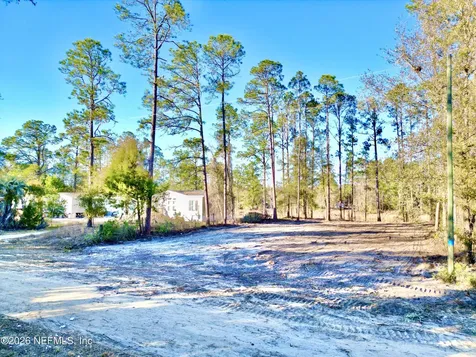 104 Howard Drive Interlachen FL 32148