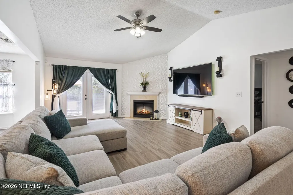 6780 Gentle Oaks Drive Jacksonville FL 32244