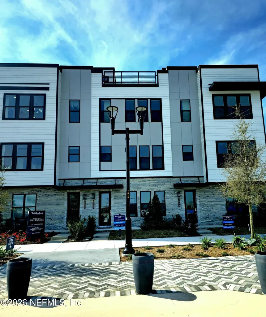 2016 Prudential Drive Jacksonville FL 32207