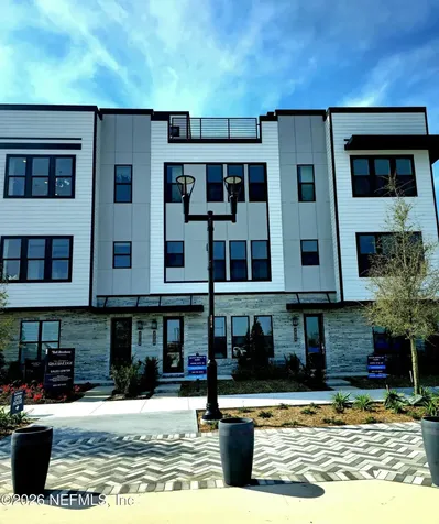 2016 Prudential Drive Jacksonville FL 32207