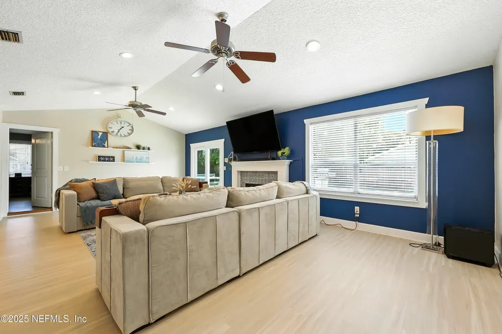 10 Quail Lane Jacksonville Beach FL 32250