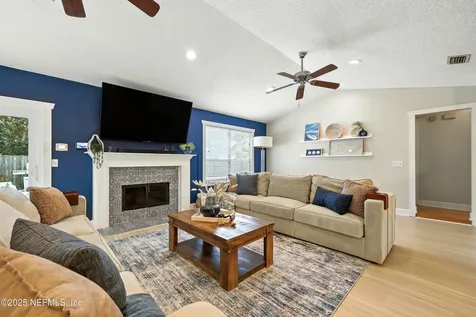 10 Quail Lane Jacksonville Beach FL 32250