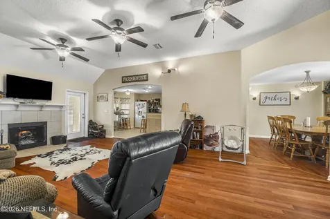 1725 Davidson Farm Road Jacksonville FL 32218