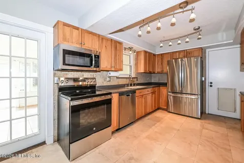 1077 Kings Road Neptune Beach FL 32266