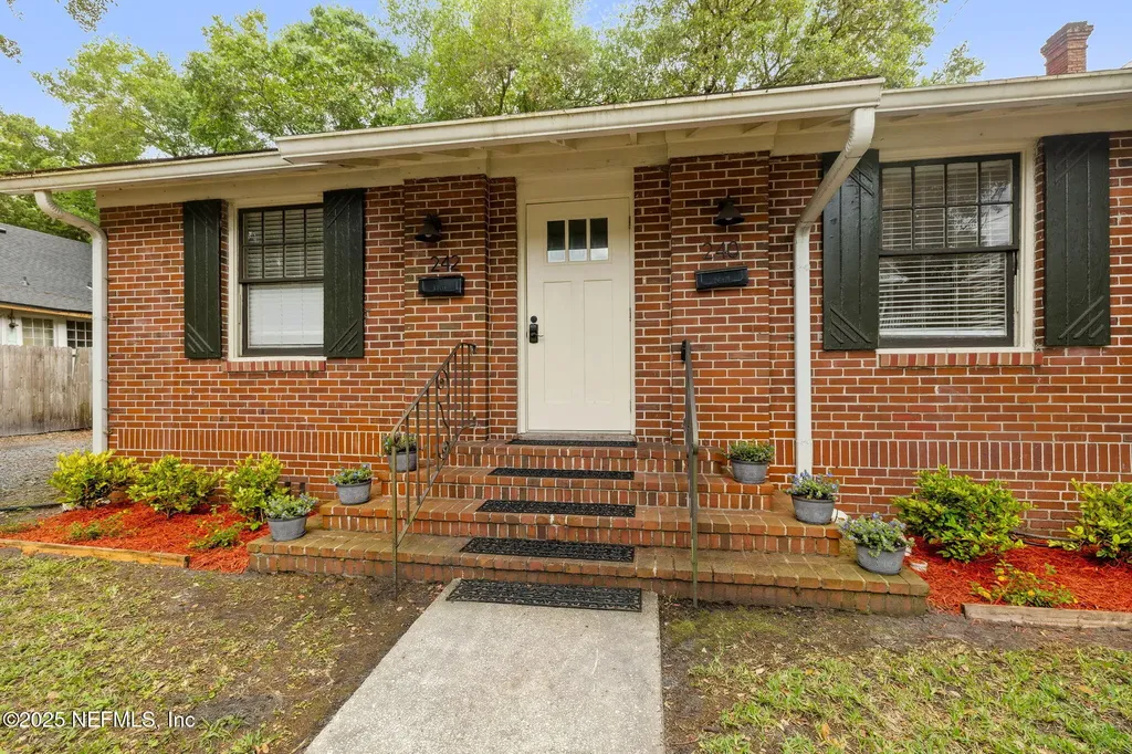 240 E 6th Street Jacksonville FL 32206
