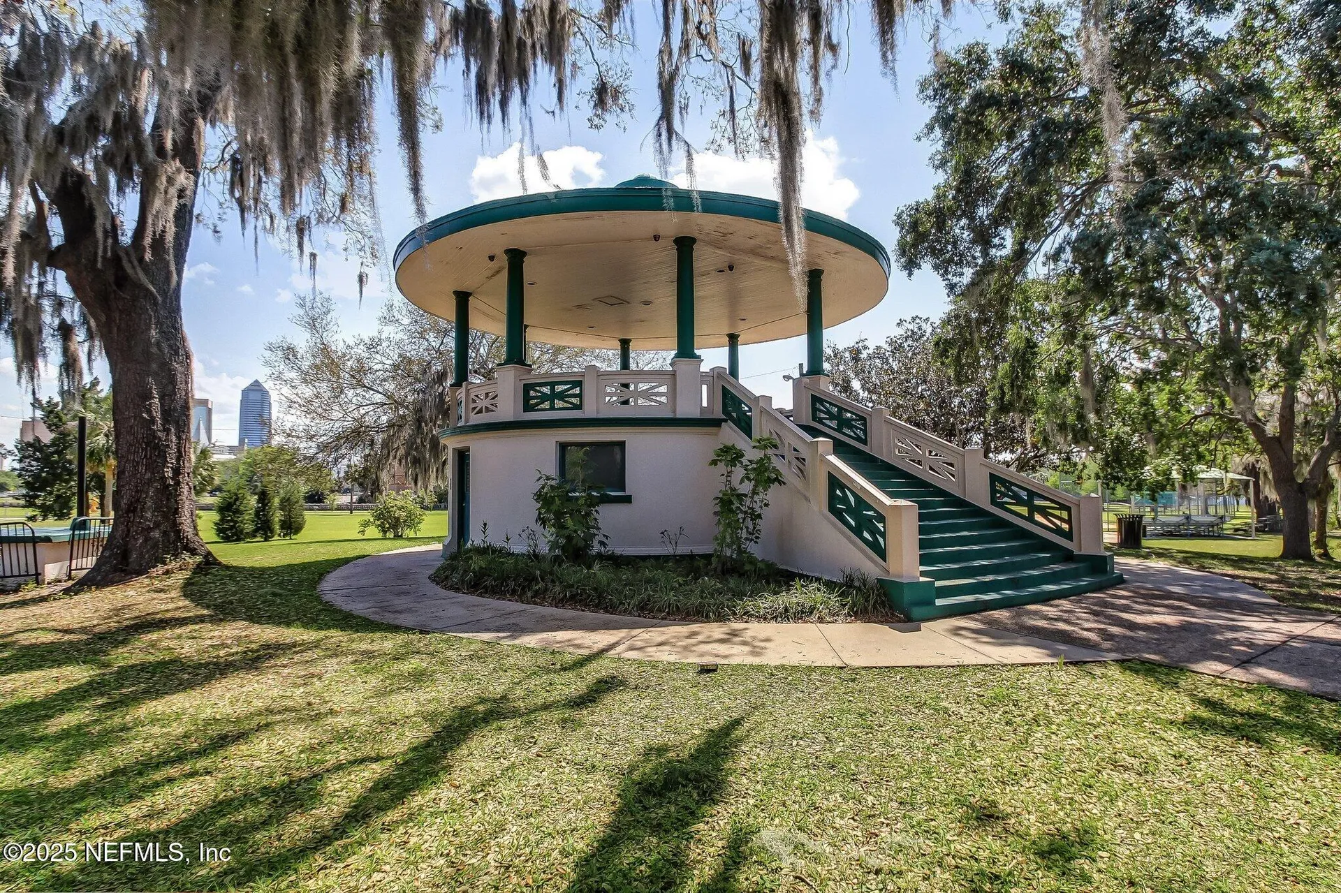 240 E 6th Street Jacksonville FL 32206