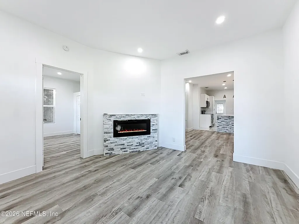 644 Willow Branch Avenue Jacksonville FL 32205