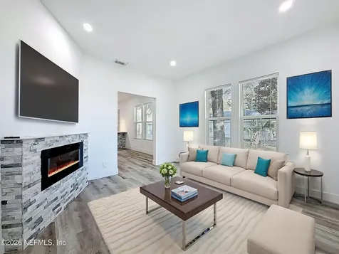 644 Willow Branch Avenue Jacksonville FL 32205