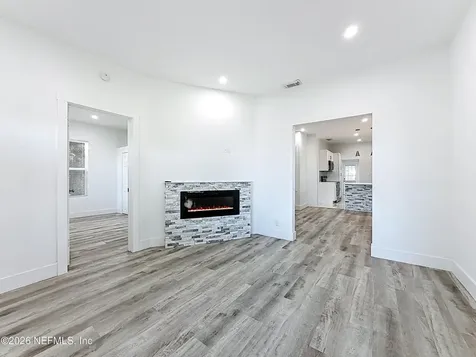 644 Willow Branch Avenue Jacksonville FL 32205
