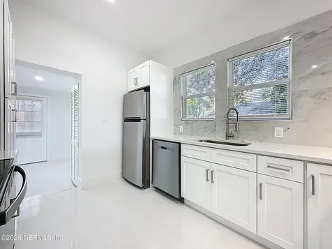 644 Willow Branch Avenue Jacksonville FL 32205